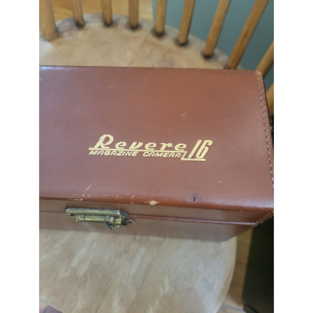 VINTAGE Revere Magazine Model 16  Movie Camera - Picture 3 of 16